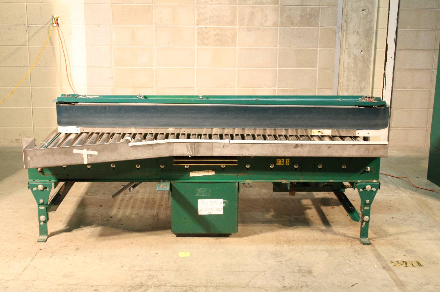 Alvey 48" x 86" Powered Chain Roller Conveyor Box Diverter / Pallet Conveyor