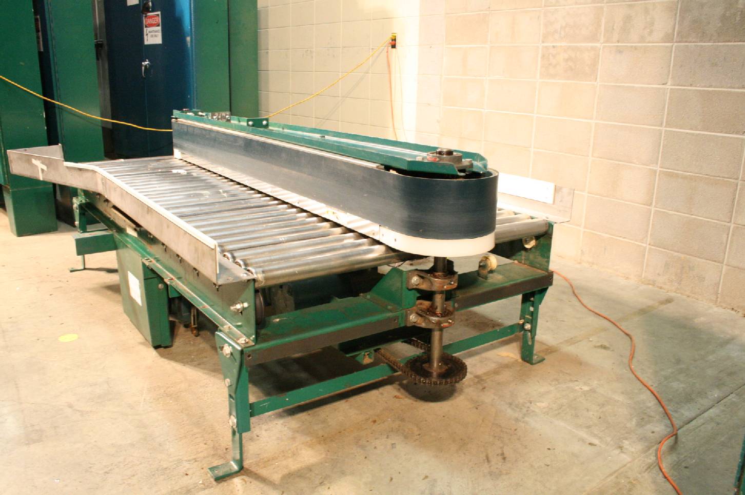 Alvey 48" x 86" Powered Chain Roller Conveyor Box Diverter / Pallet