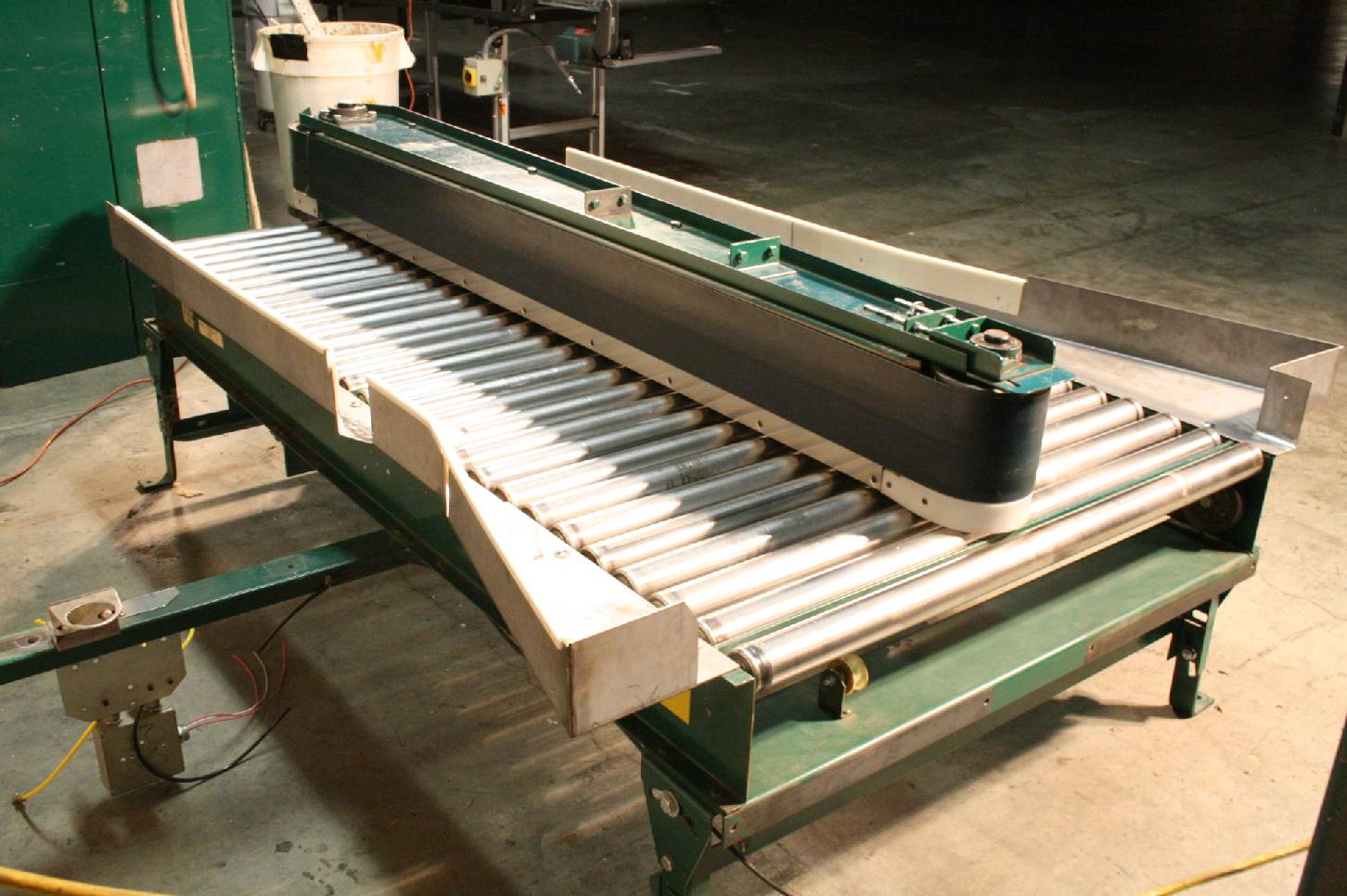 Alvey 48" x 86" Powered Chain Roller Conveyor Box Diverter / Pallet
