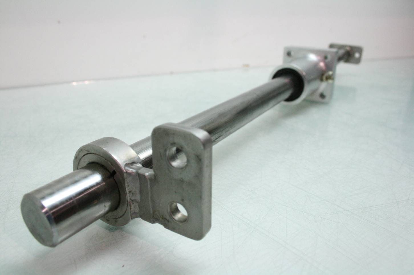 Thomson 1" Linear Bearing Shaft with Dual Flange Ball Bushing Pillow