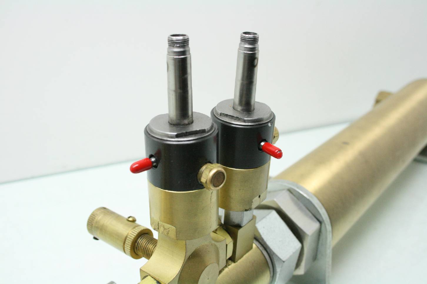 Allenair CHTFLH10KEORTEOR Air Over Hydraulic Tandem Air Cylinder