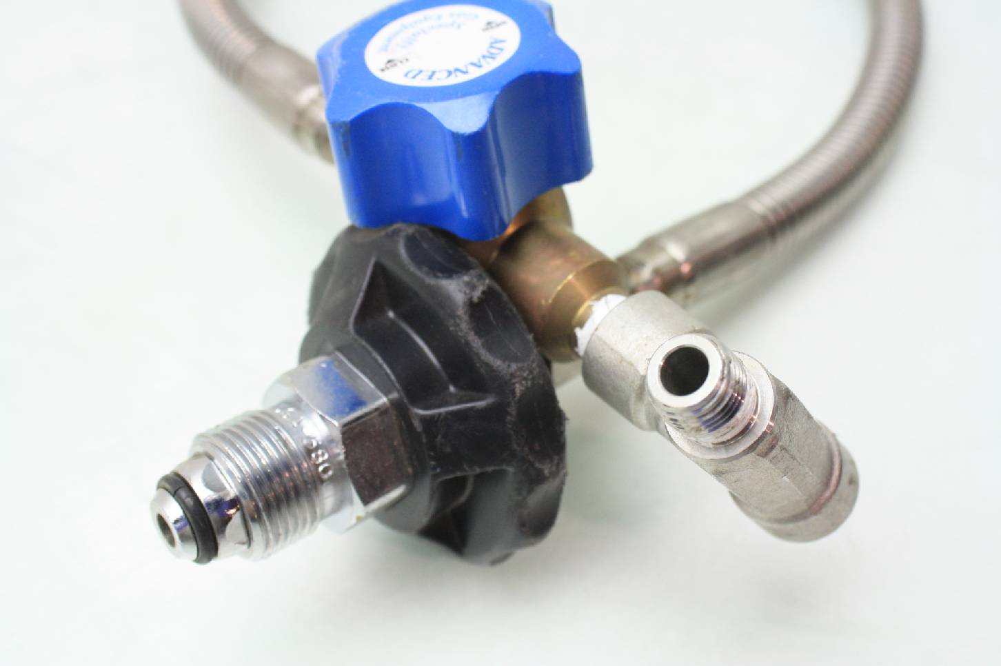 ASGE Regulator Concoa CGA580 High Purity Cylinder Connection 30" Long