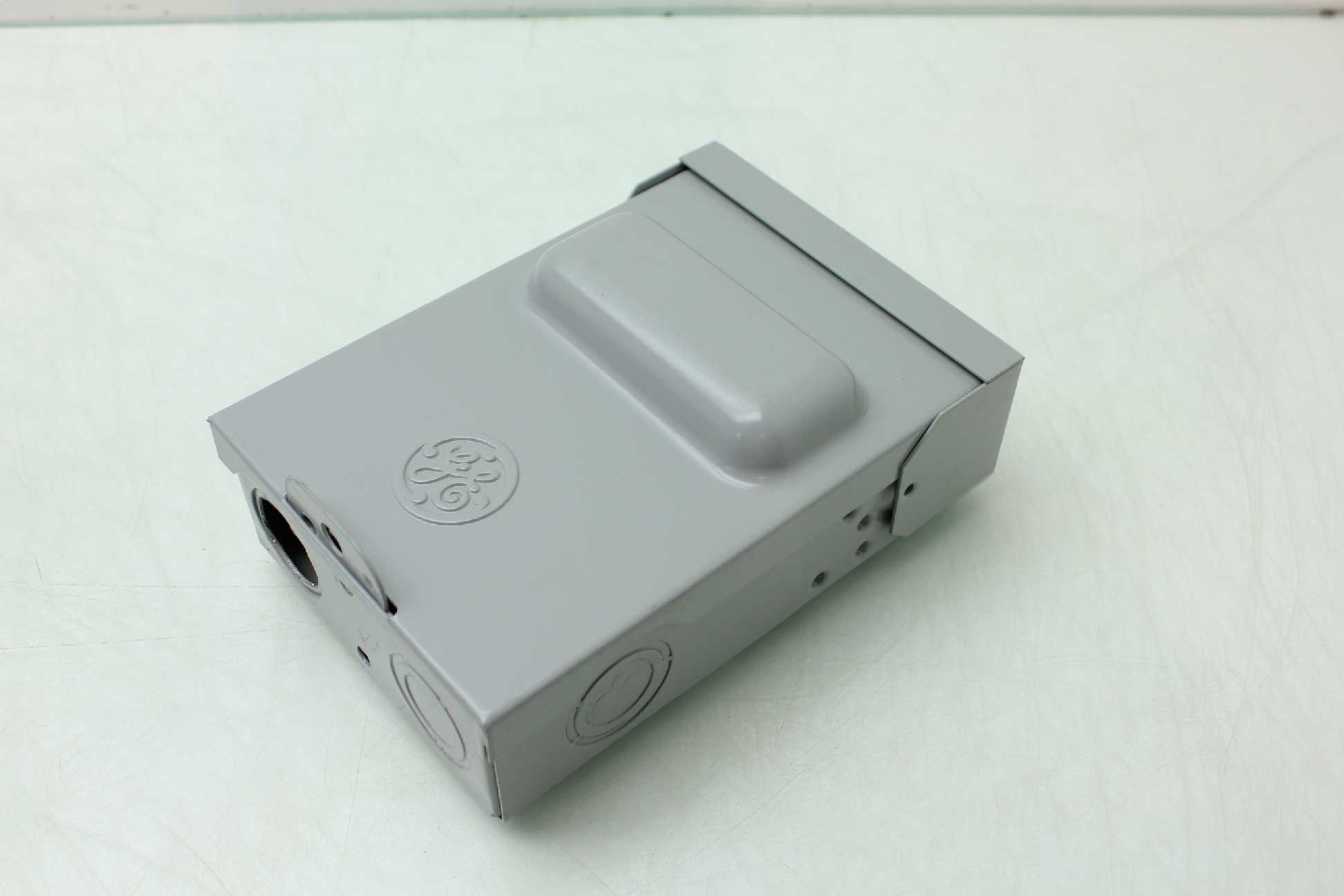 GE TF30R Puller Type Air Conditioner Disconnect Steel Enclosure Nema 3R