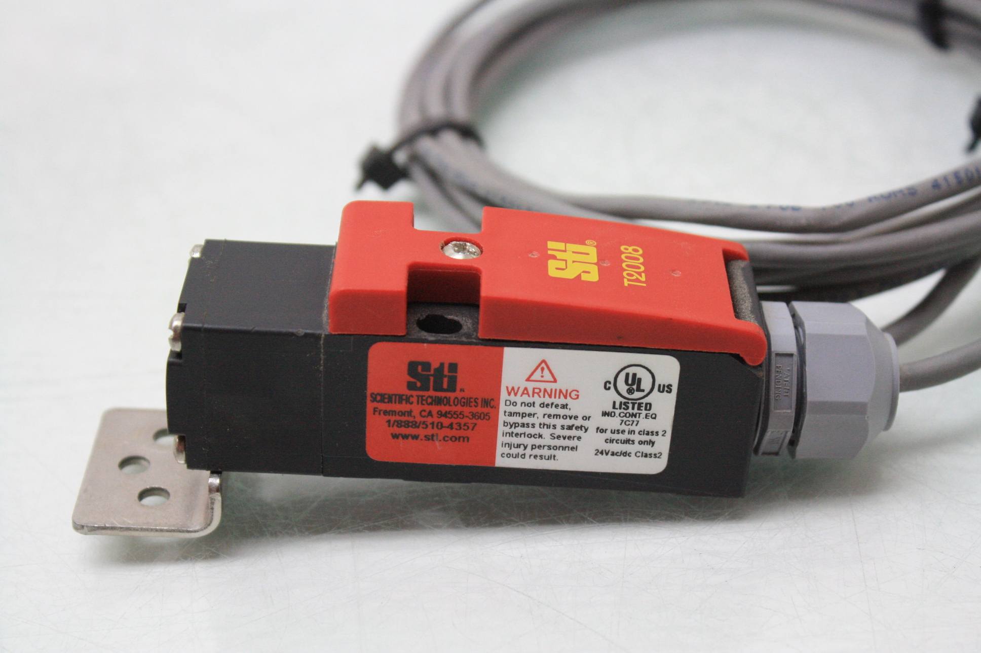 STI T200811SM Safety Interlock Door Keyed Switch 445400010