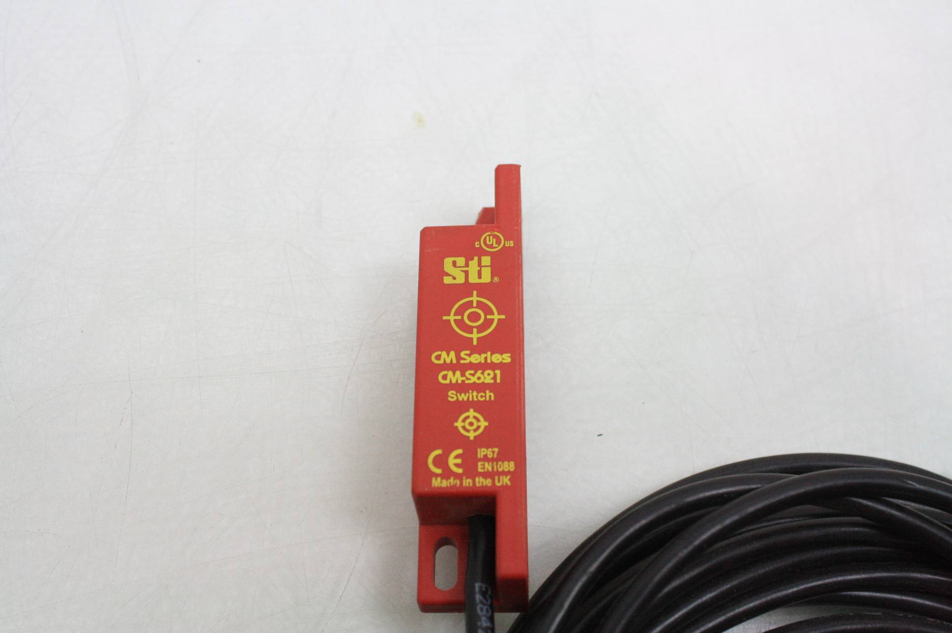 Sti Cm S621 Safety Magnetic Interlock Door Switch Cm S621pc10 Ebay