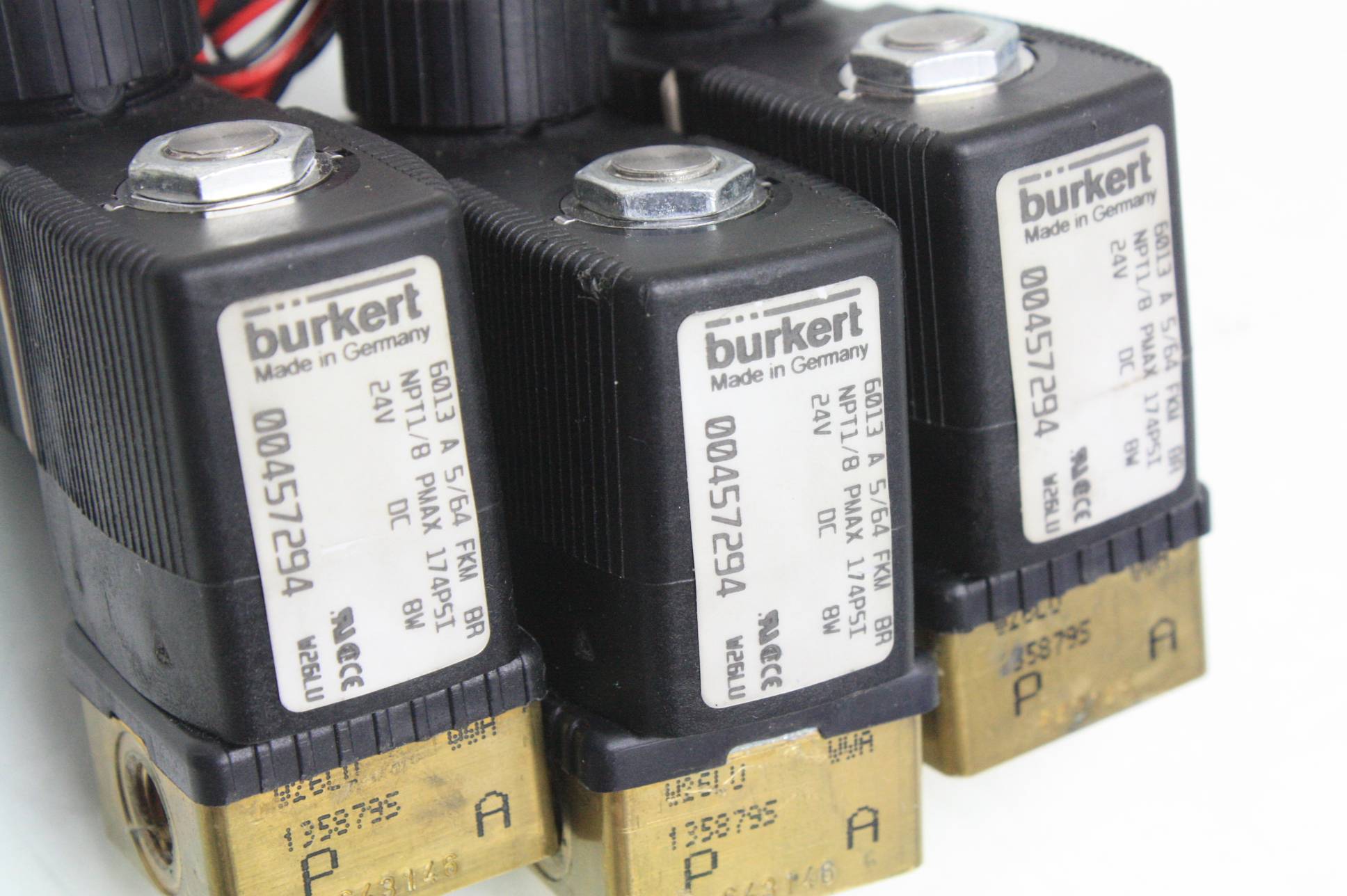 3 Burkert 6013 A5/64FKMBR Solenoid Valves 174PSI / 1/8" NPT / 24VDC