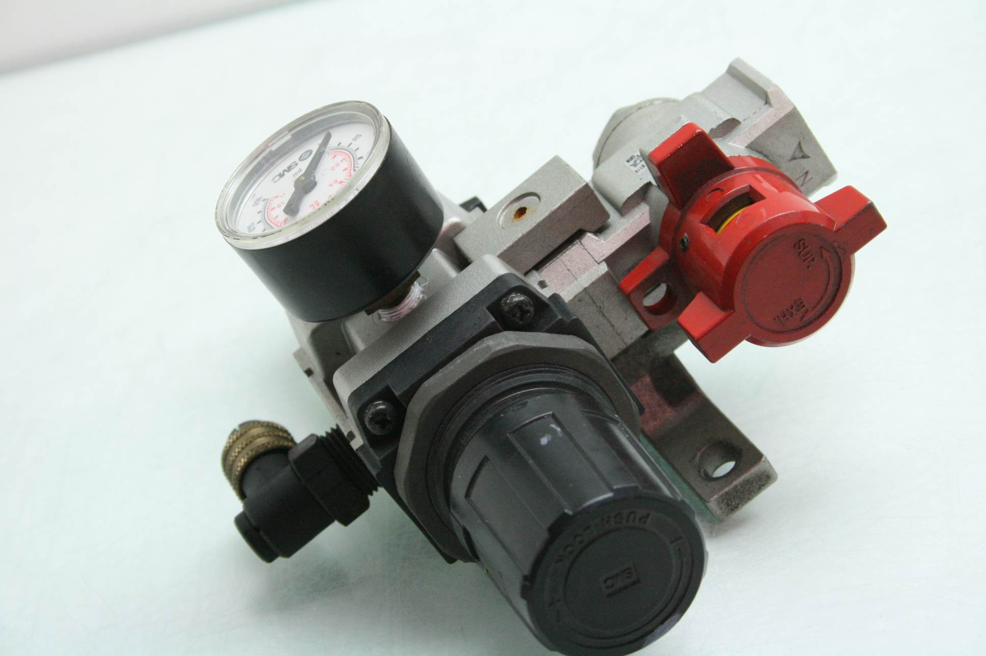 SMC NAW3000N03 Pneumatic Pressure Regulator NVHS3500N03X116 LockOut