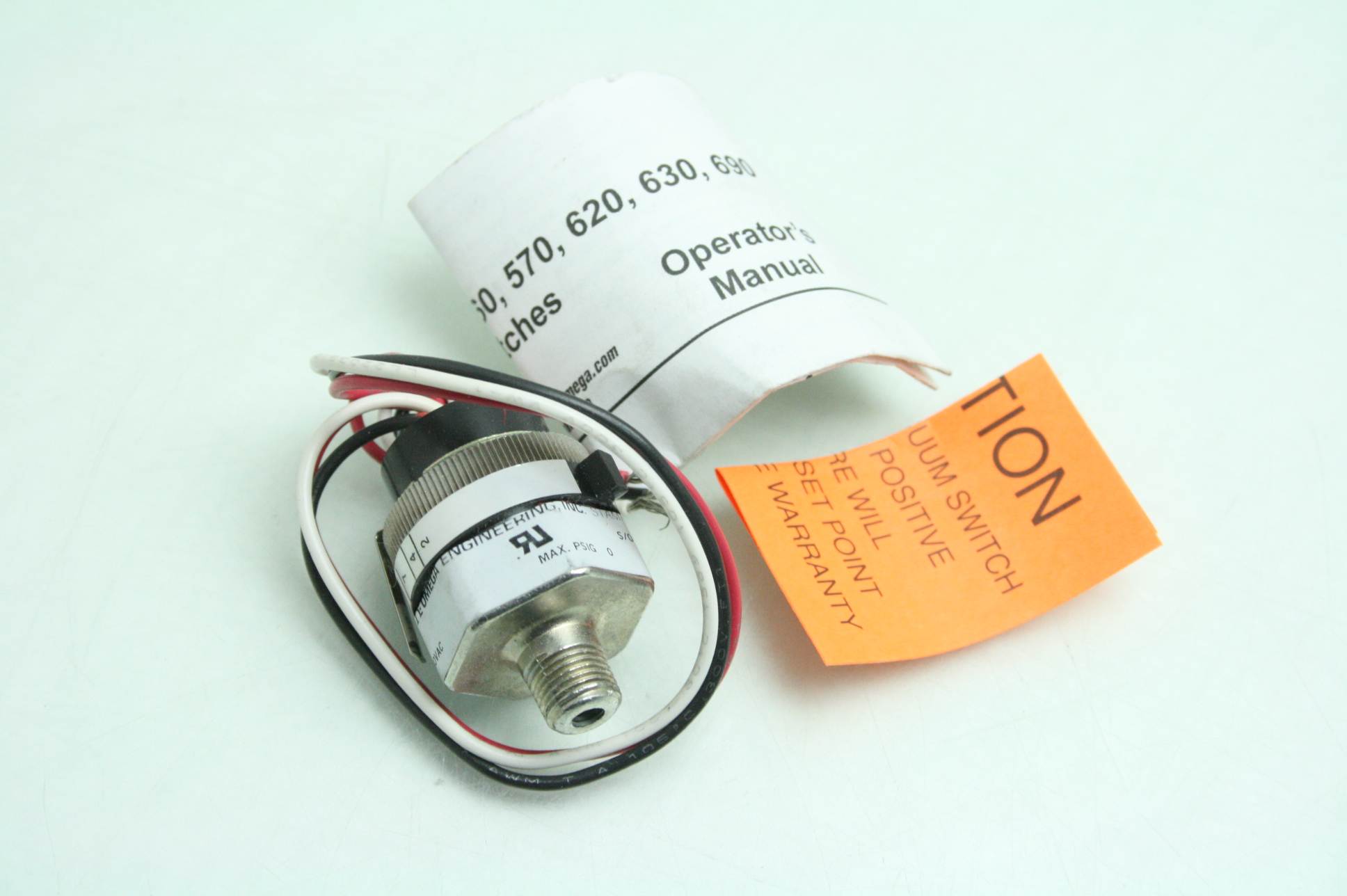 Dwyer PSW637 Adjustable Vacuum Pressure Switch 5.1" 28.2" Hg / 5A