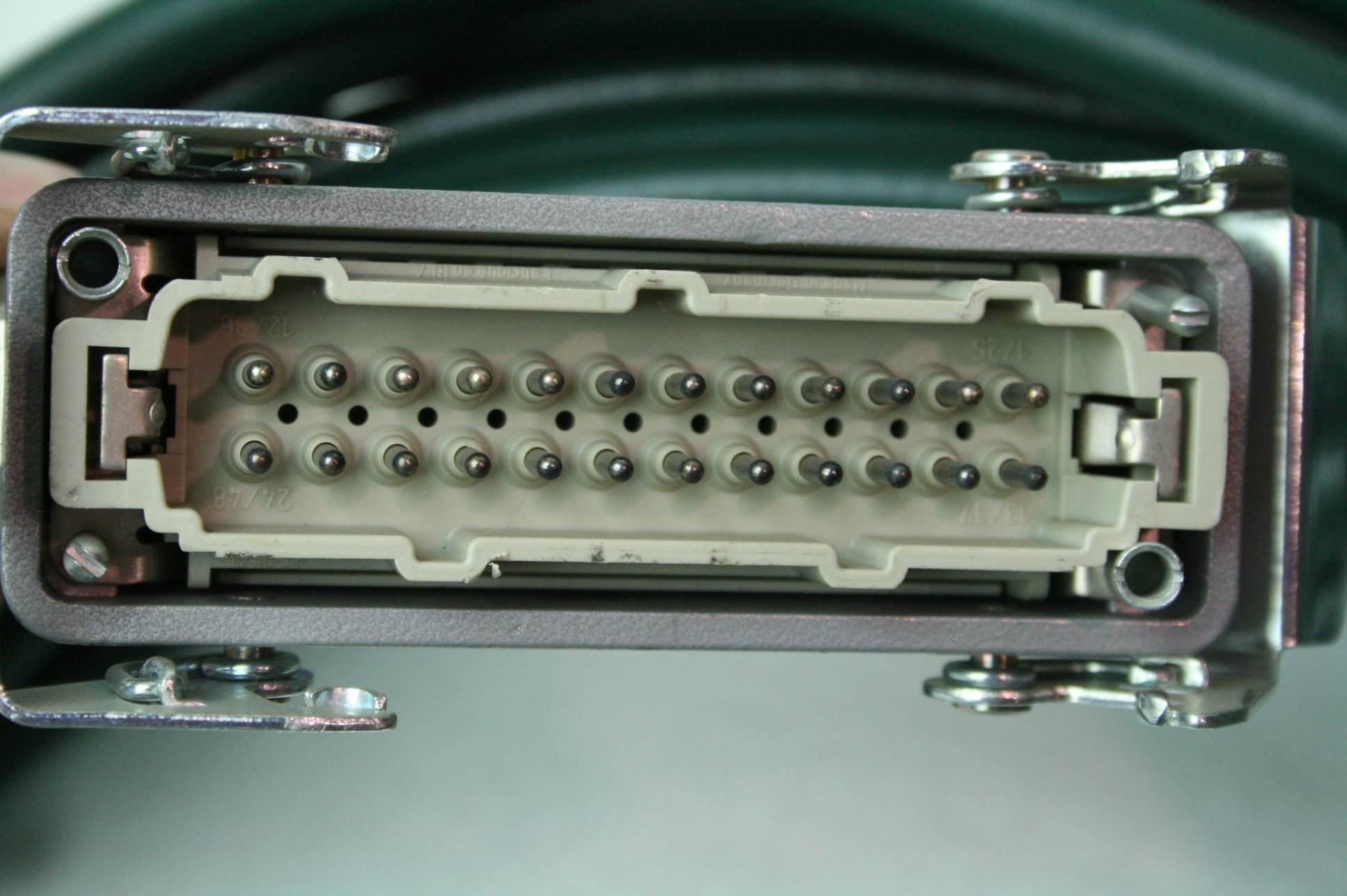 Phoenix Contact 24Pin M/F HCB 24TMQ76 Connector 40' Igus CF6.05.24