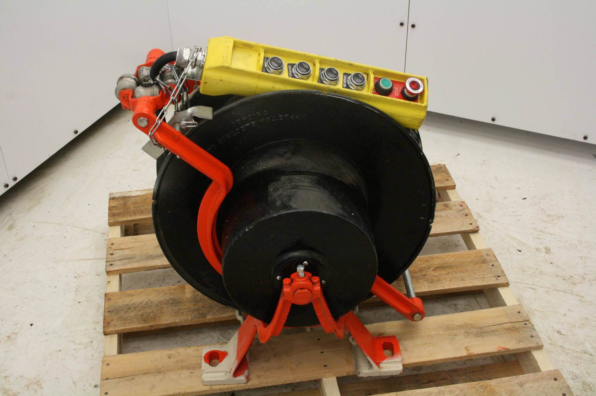 Yale ES64 75' Retractable Electric Cord Reel 6 Conductor Square D