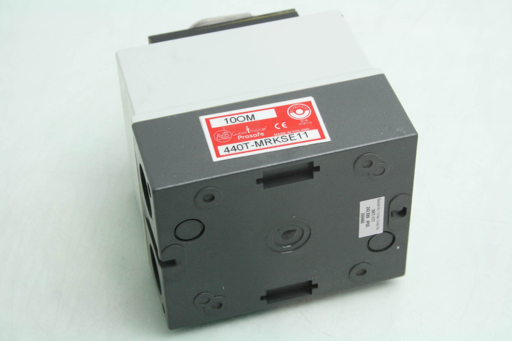 AllenBradley 440TMRKSE11 Enclosure Mounted Safety Switch No Key eBay