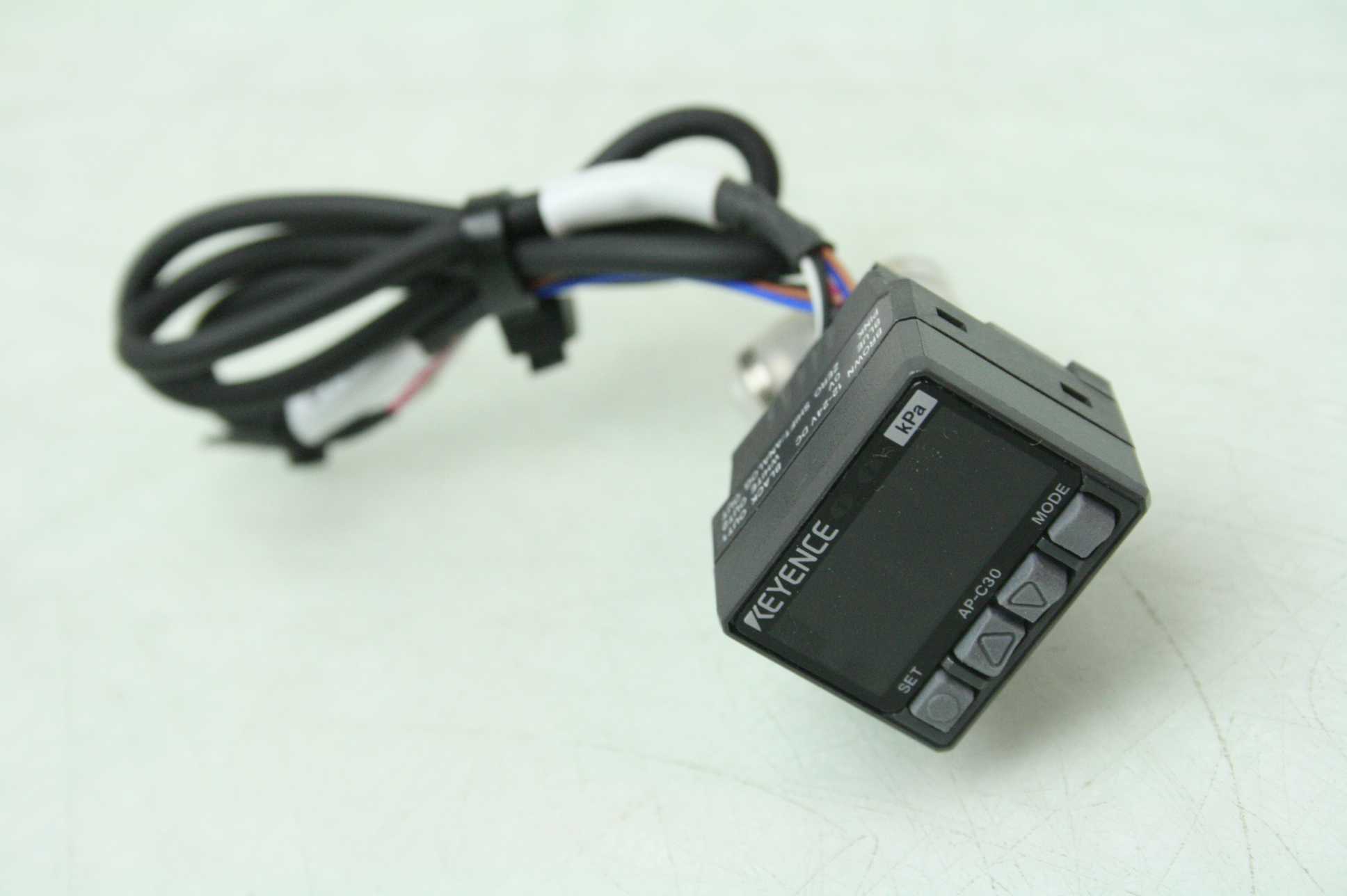 Keyence APC30 Ultra Compact Digital Air Pressure Sensor 1/4" NPT Ports
