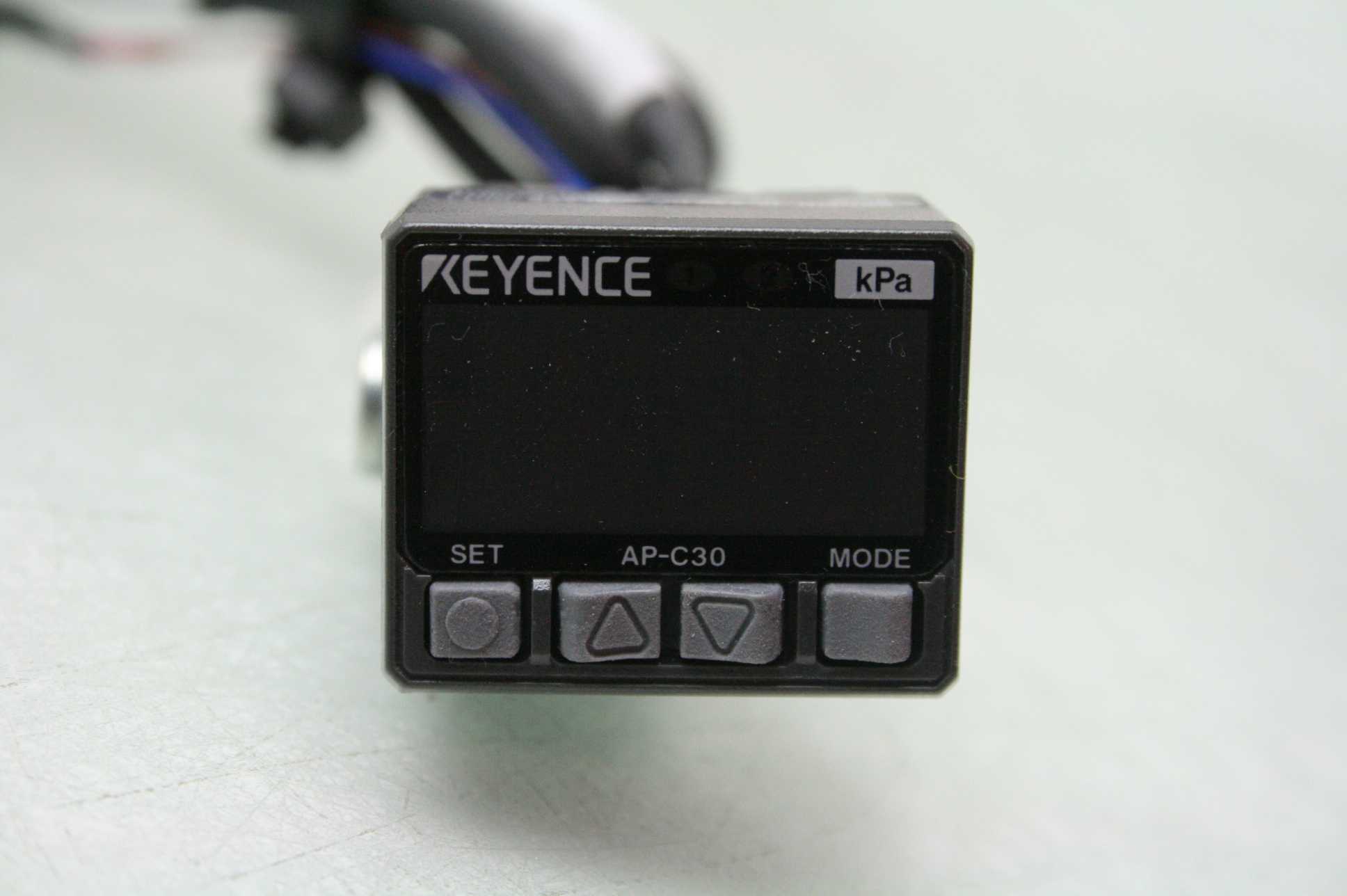 Keyence APC30 Ultra Compact Digital Air Pressure Sensor 1/4" NPT Ports