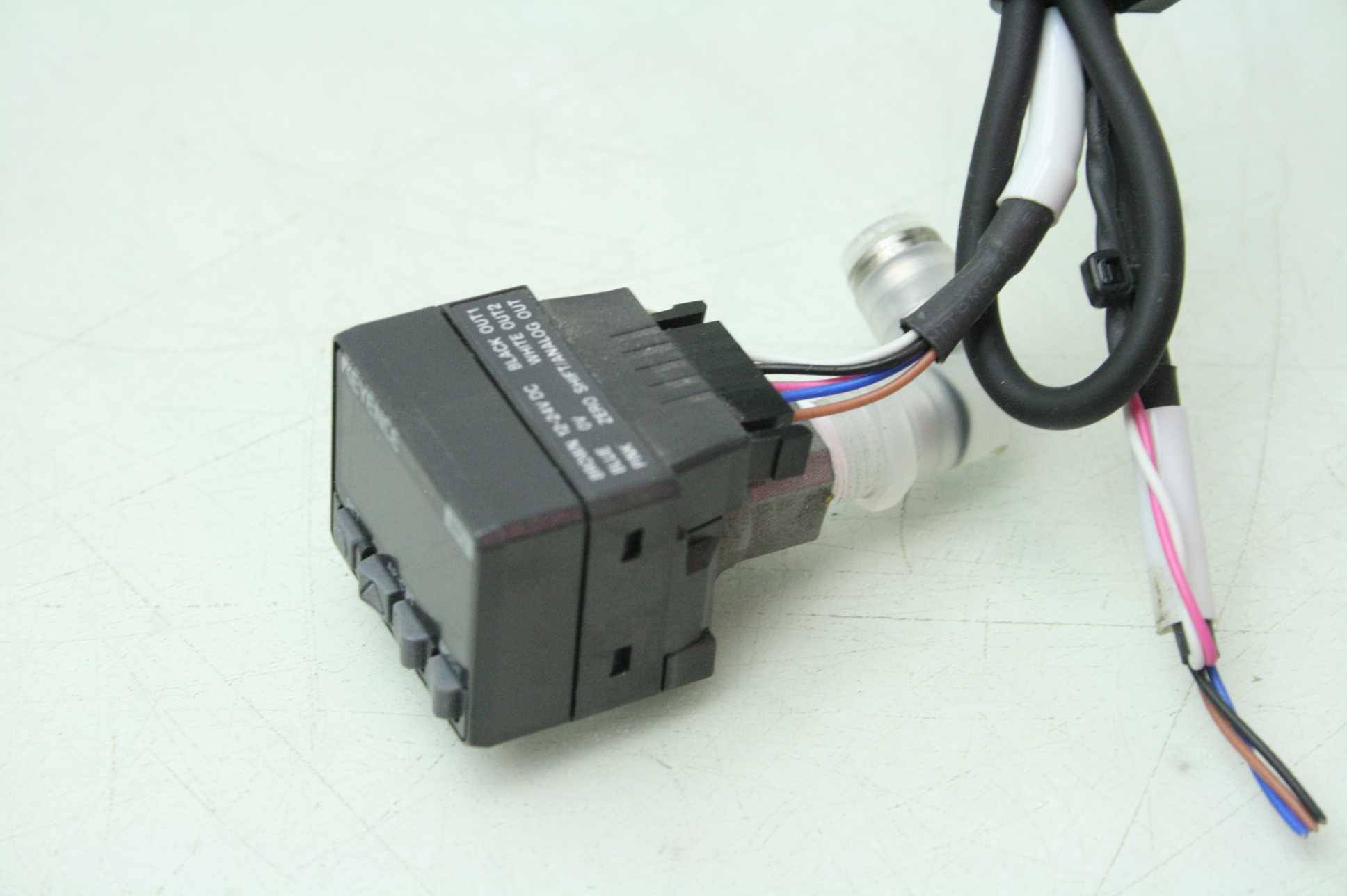 Keyence APC33 Ultra Compact Digital Positive Pressure Sensor 0 1 MPa