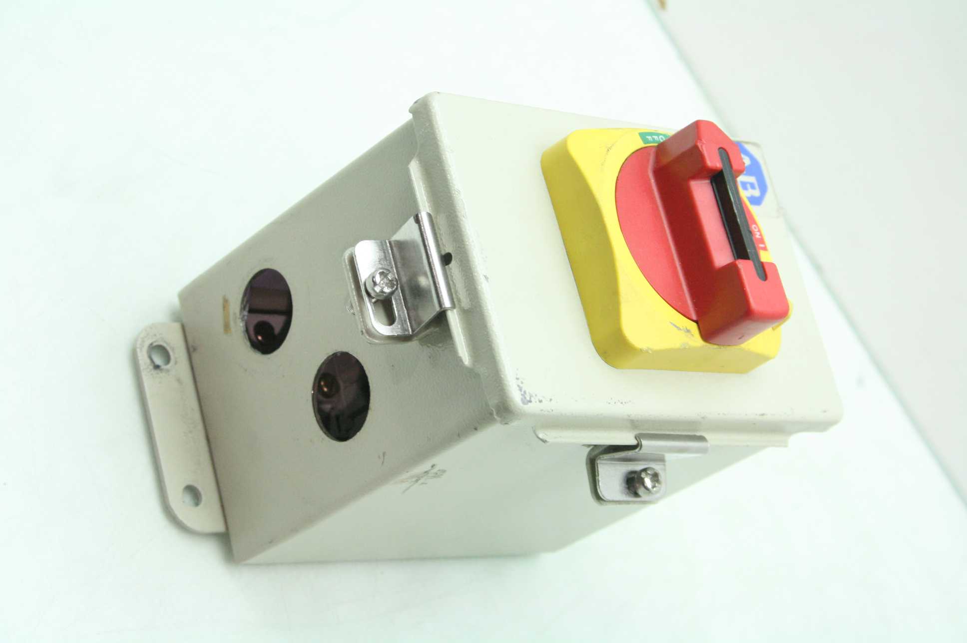 Allen Bradley 194e Fa20e Rotary Enclosed Motor Disconnect Switch 25a