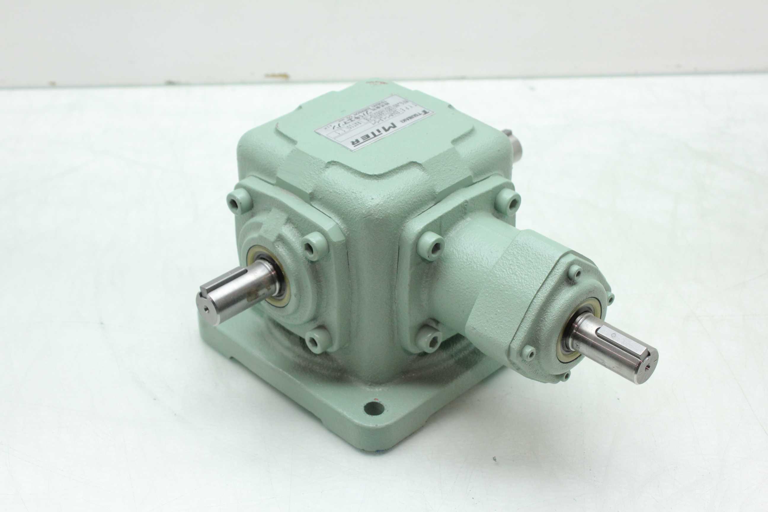 Tsubaki Emerson ED4M1LROY Miter Right Angle Gear Reducer 11 Ratio