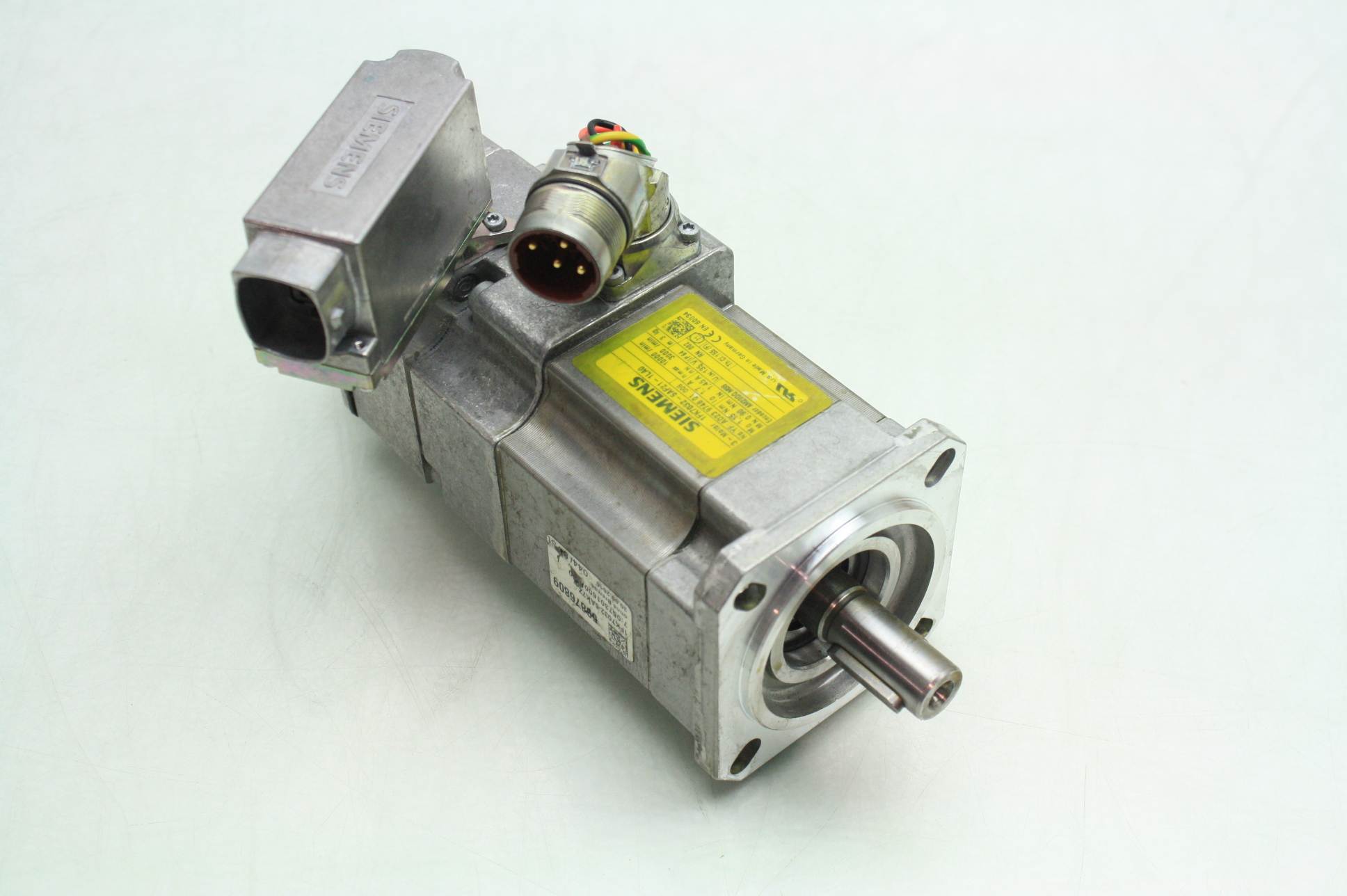 Siemens 1FK70325AF211LA0 Brushless AC Servo Motor 3000 RPM / GB w