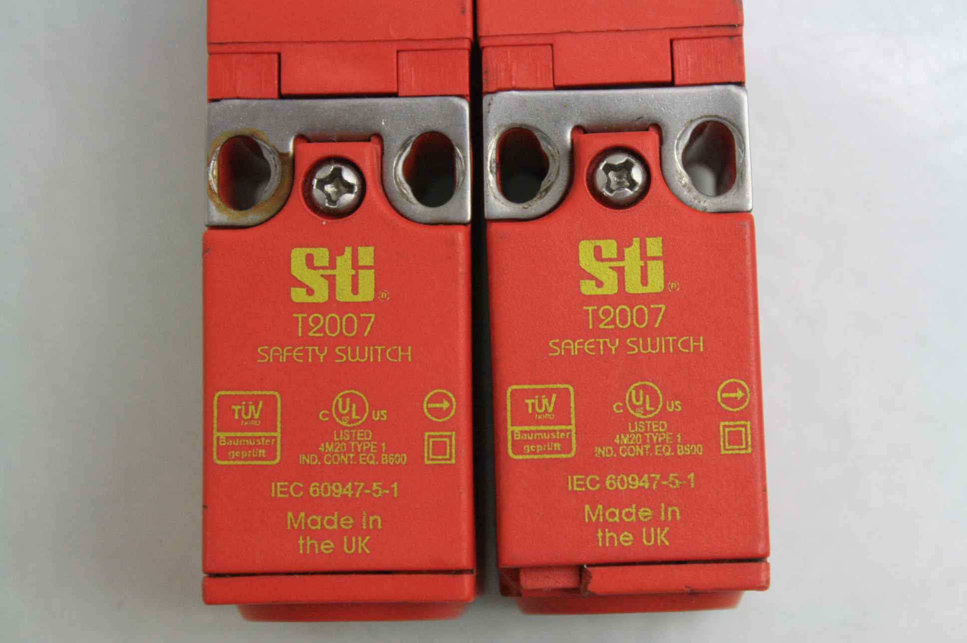 2 STI T2007 Miniature Door Safety Interlock Switch 445211060 eBay