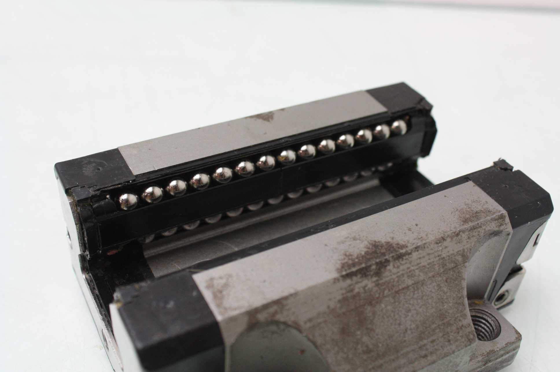 SKF LLRHC35AT1 Linear Guide Rail Block eBay