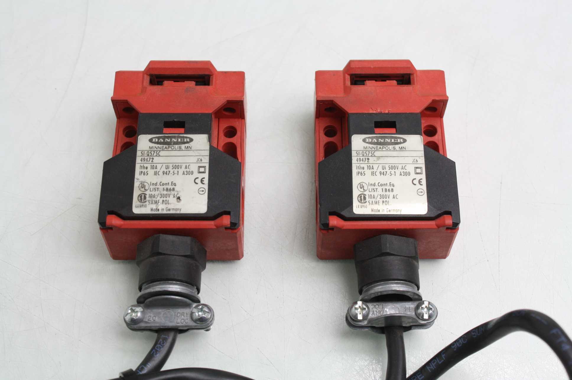 2 Banner SIQS75C Safety Interlock Switches eBay