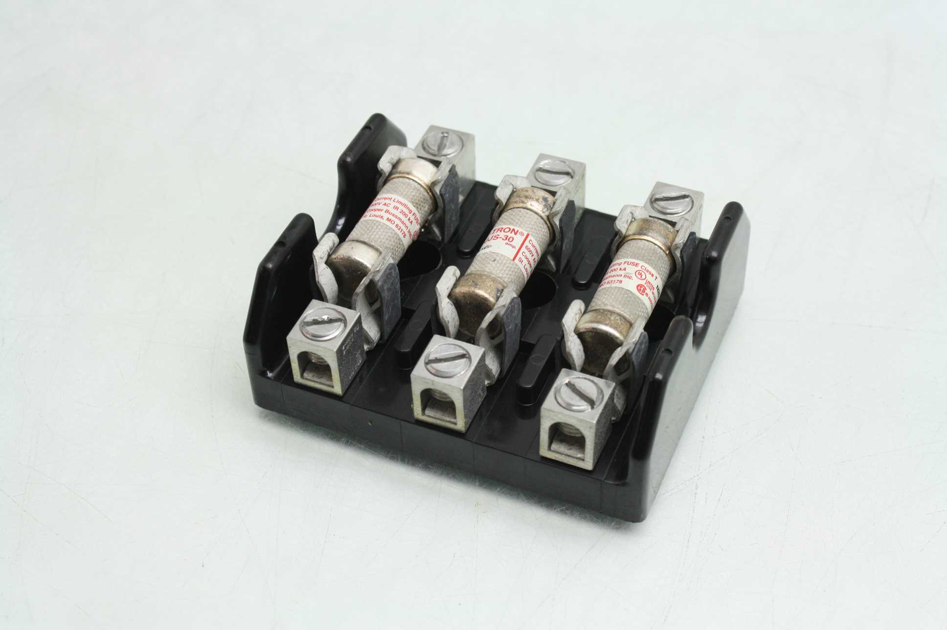 Bussman R600303CR Fuse Holder 600V 30A with (3) 30A JJS30 Fuses eBay