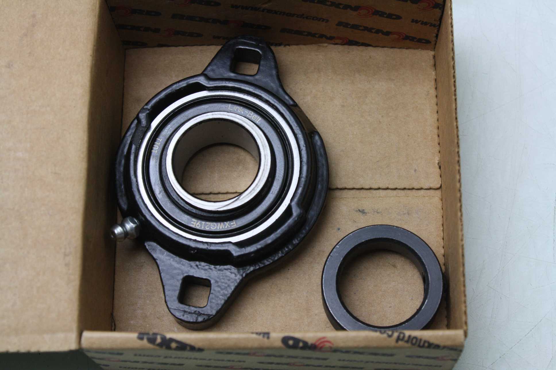 2 New Rexnord FXWG219E Flange Mounted Ball Bearing Assembly 2Bolt 13/