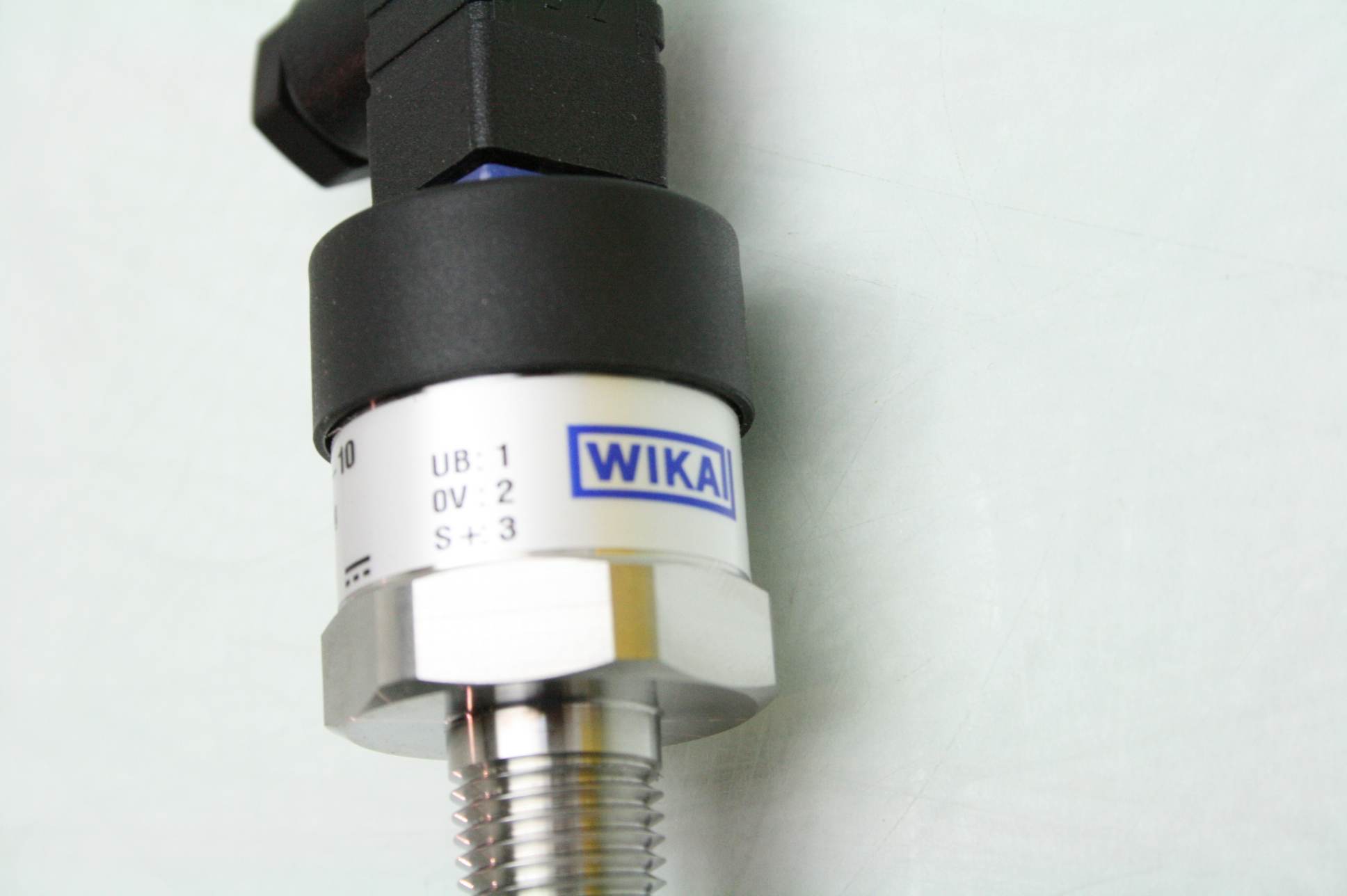 Wika A-10 Pressure Transmitter/Transducer 0-15 PSI / 0-5V Analog Range