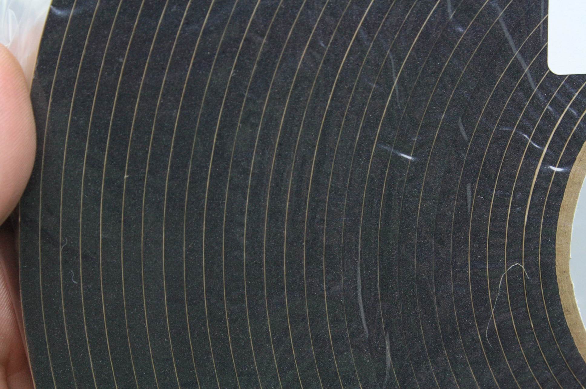 25 New Rolls EPDM/SBR Foam Sealant Gasket Tape 1/4" Wide x 1/8" Thick