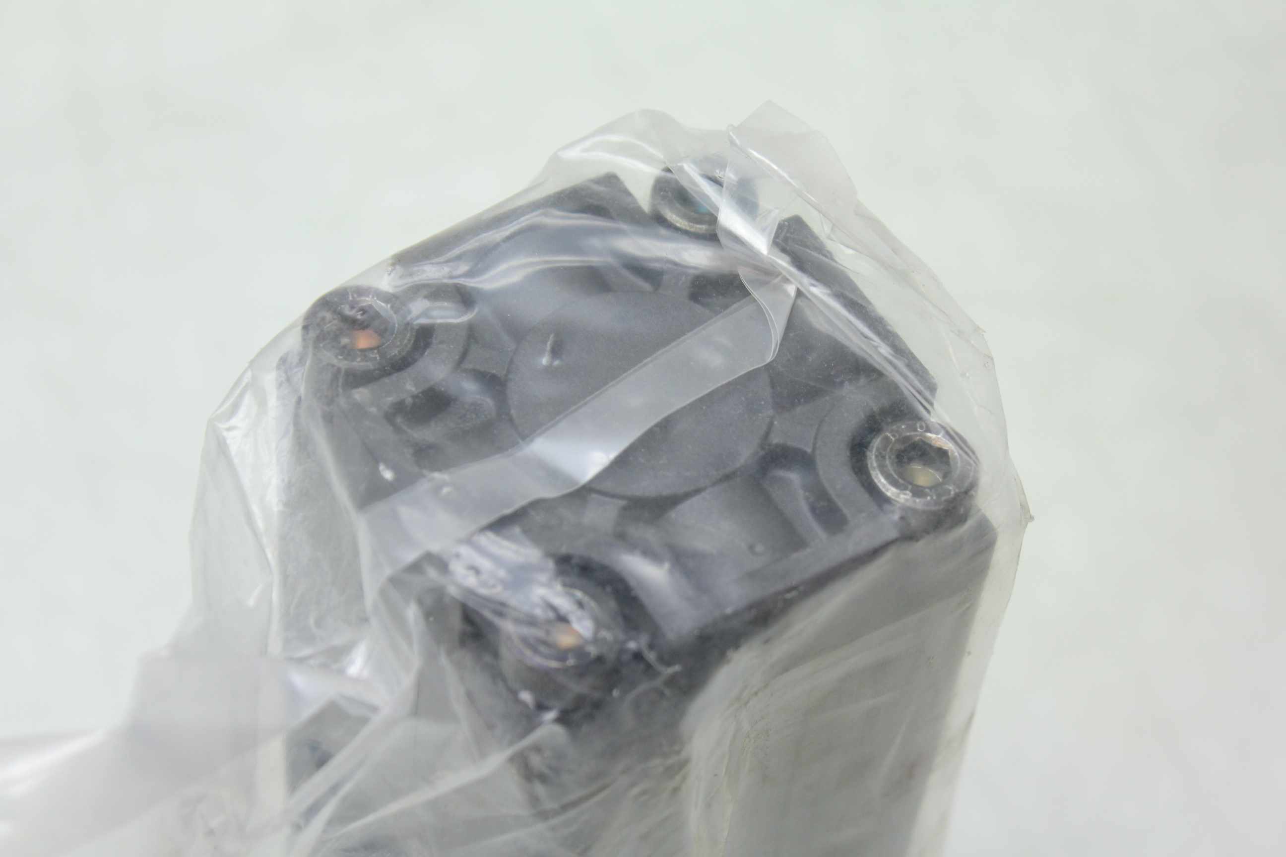 New SMC CDRA1BS50180 Rack and Pinion Rotary Air Actuator 50mm x 180